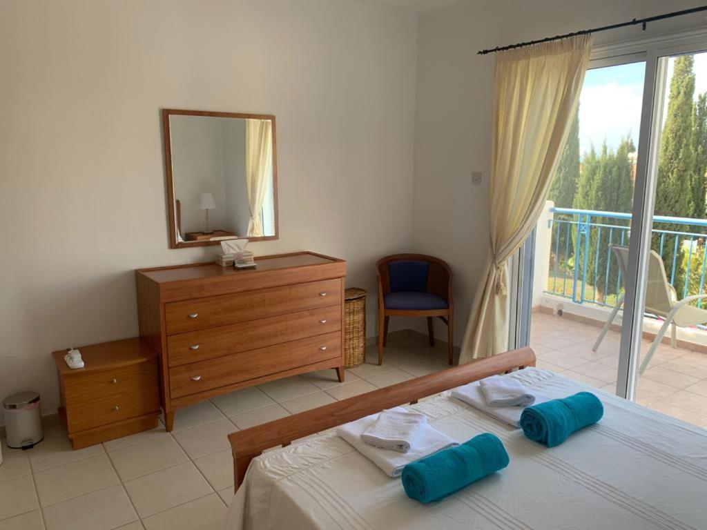 Regina Gardens - Spacious 3 Bed, 2 Bath Maisonette Paphos Exterior foto