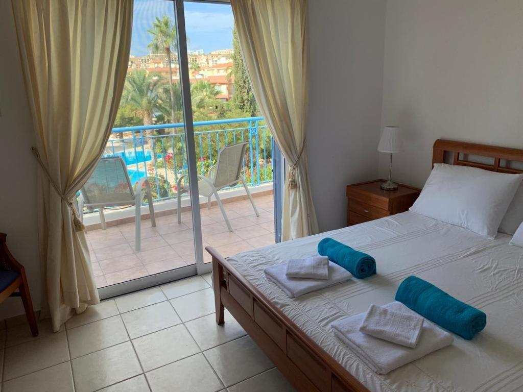 Regina Gardens - Spacious 3 Bed, 2 Bath Maisonette Paphos Exterior foto